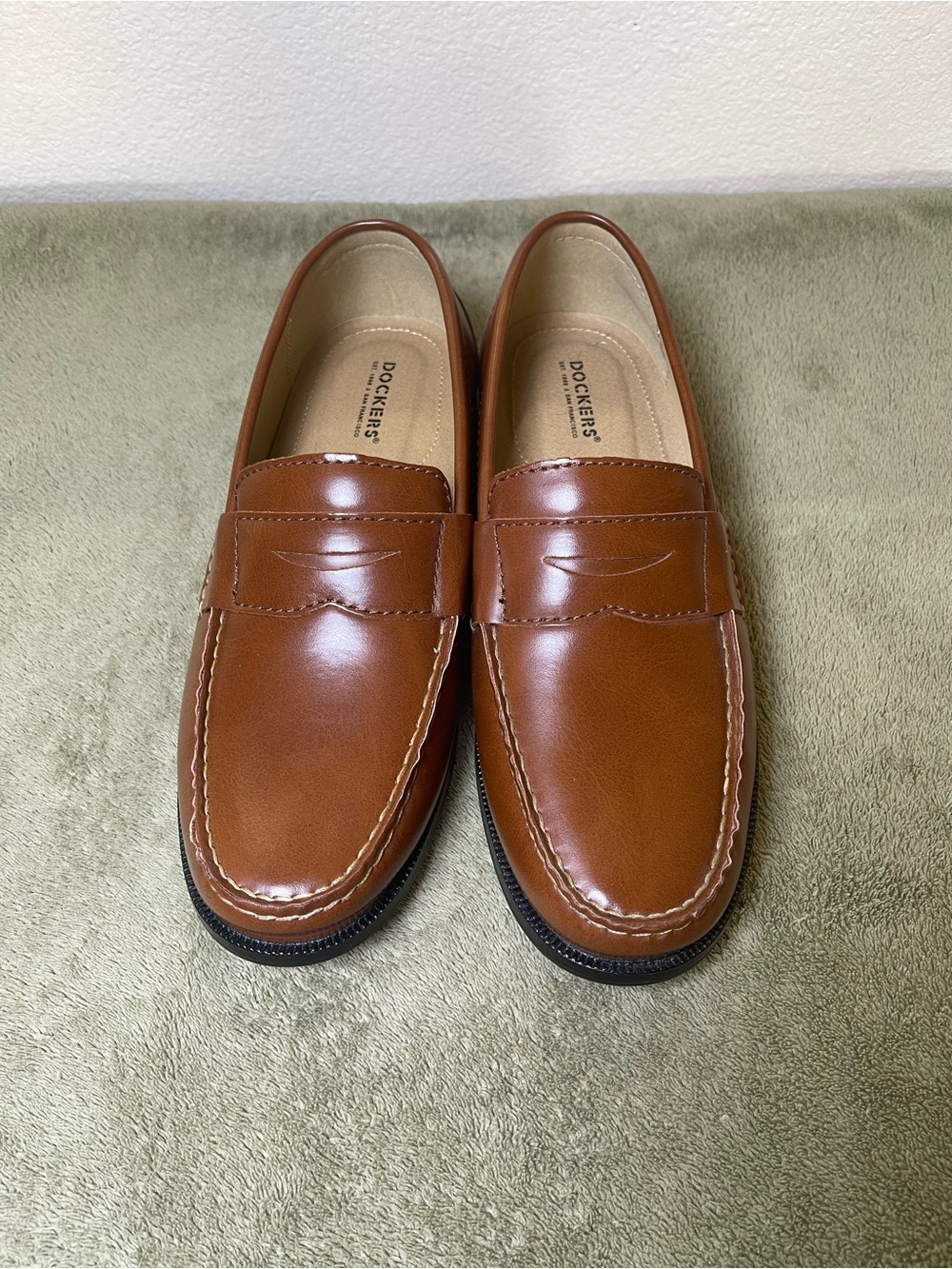 Dockers Mens 8M Tan Brown Penny Loafers Dress Shoes Slip On Classic Slip-On NWOB - Picture 2 of 7